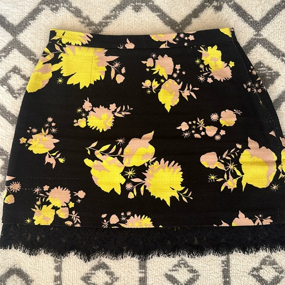 Topshop Black Floral Print Mini Skirt US4 UK8 from ASOS - Picture 3 of 7